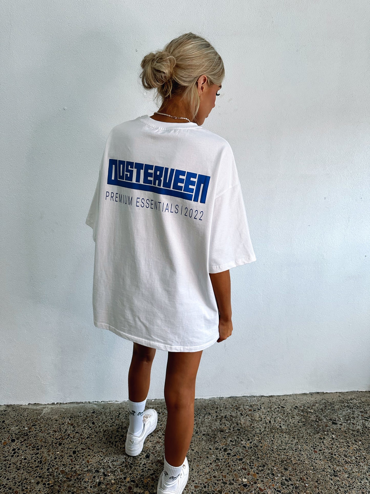 PREMIUM ESSENTIALS WHITE TEE
