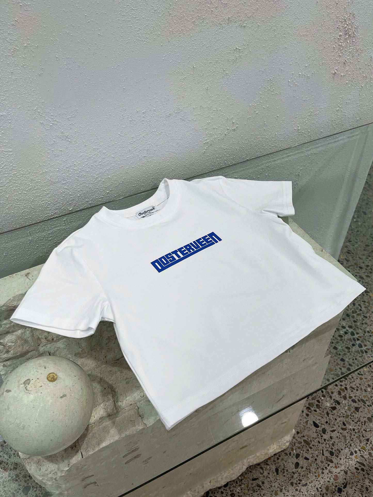 PREMIUM ESSENTIALS CROPPED TEE