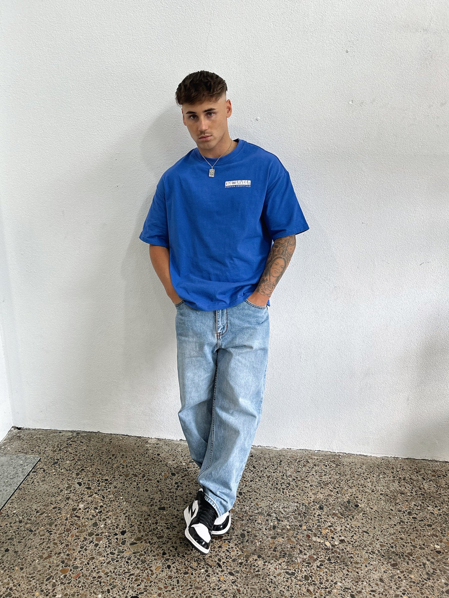 PREMIUM ESSENTIALS CABOLT BLUE TEE
