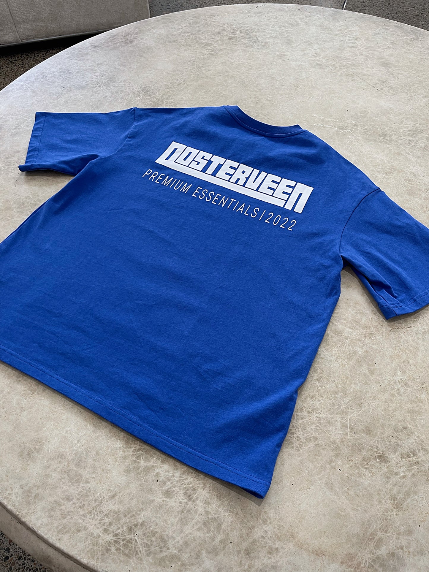 PREMIUM ESSENTIALS CABOLT BLUE TEE