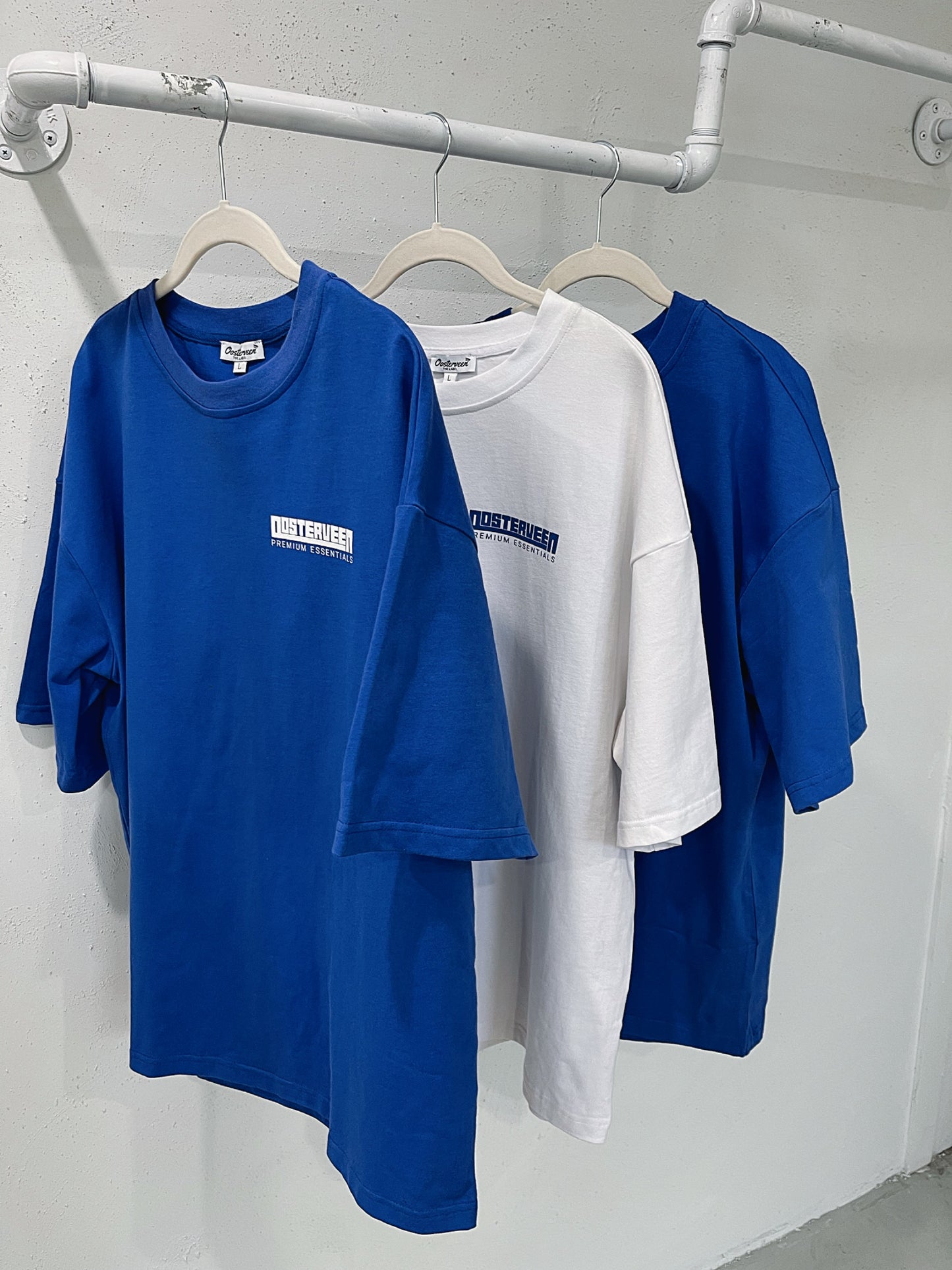 PREMIUM ESSENTIALS CABOLT BLUE TEE