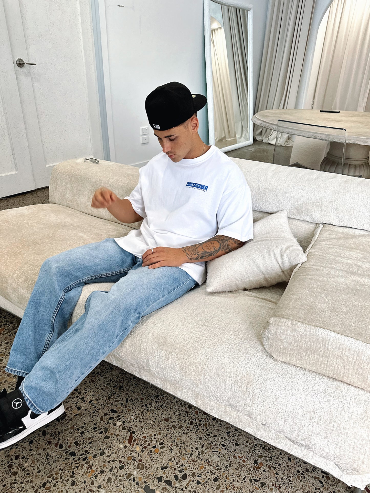 PREMIUM ESSENTIALS WHITE TEE