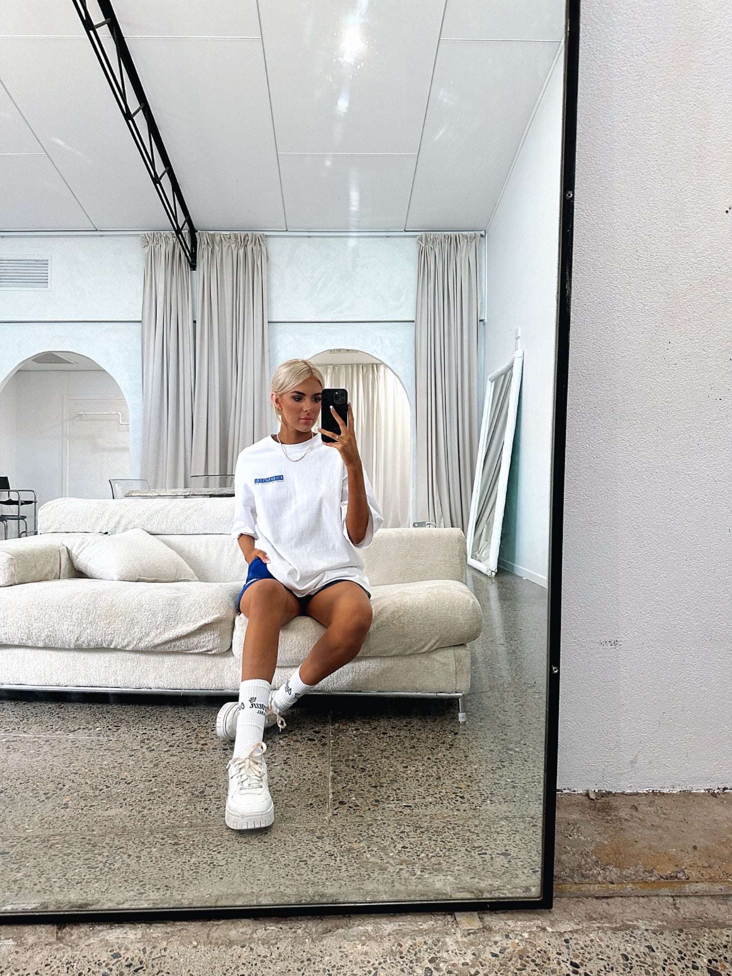 PREMIUM ESSENTIALS WHITE TEE