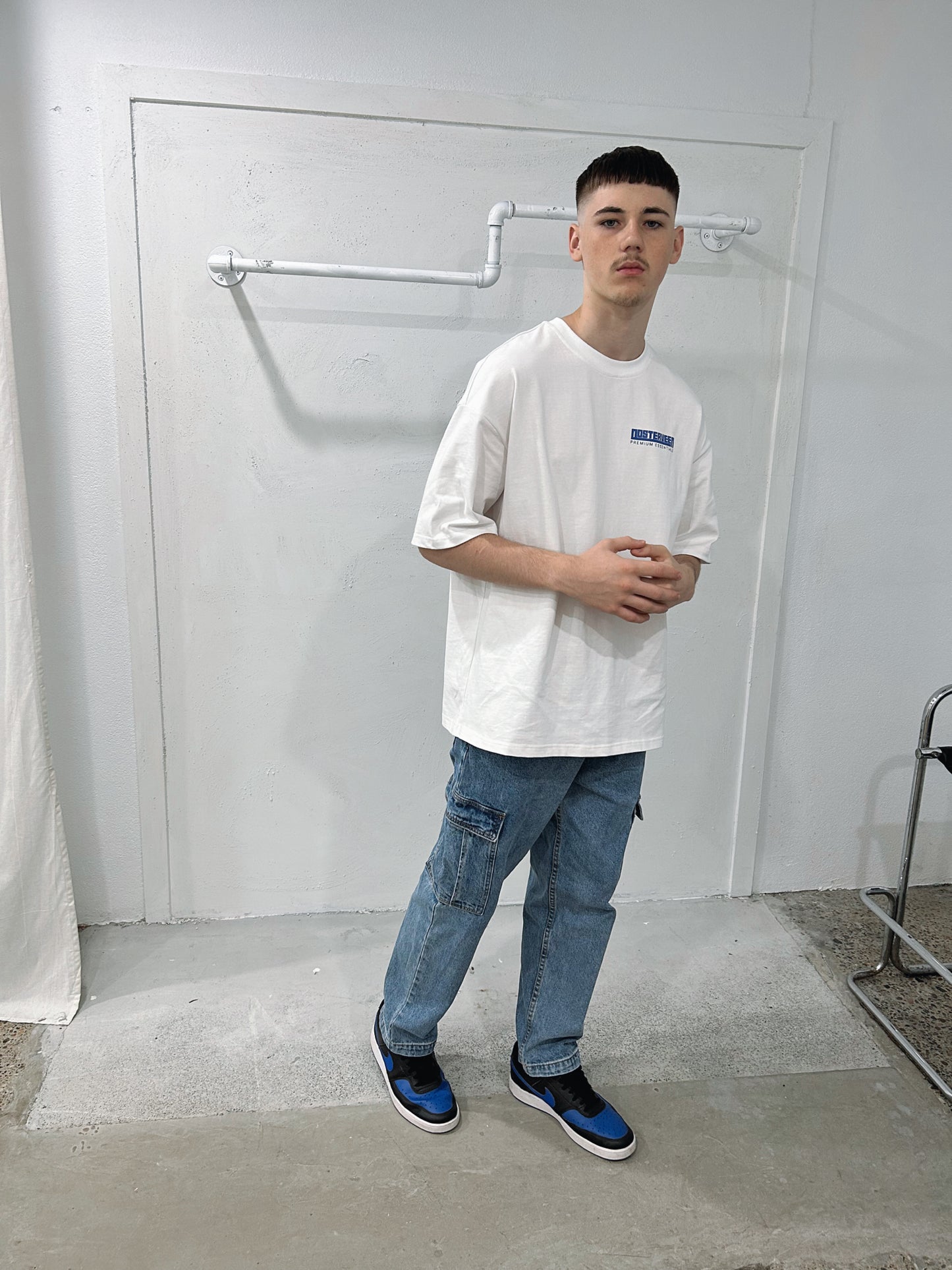 PREMIUM ESSENTIALS WHITE TEE